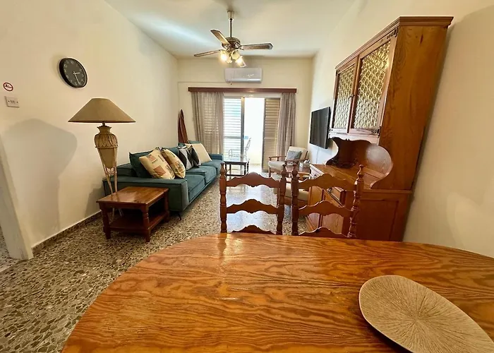 דירה 2 Bedroom Flat By The Sea *