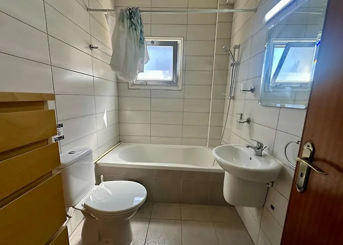 Apartment 2 Bedroom Flat By The Sea Larnaca