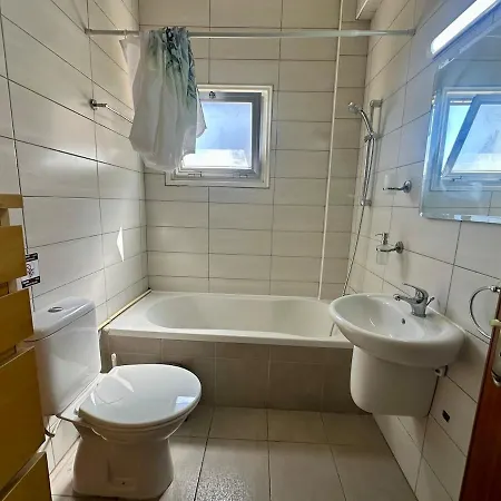 아파트 2 Bedroom Flat By The Sea 라르나카
